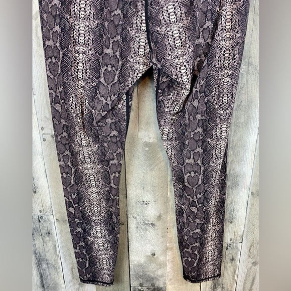 Varley Luna 25 Legging in Blush Boa Size Large. - Picture 7 of 13